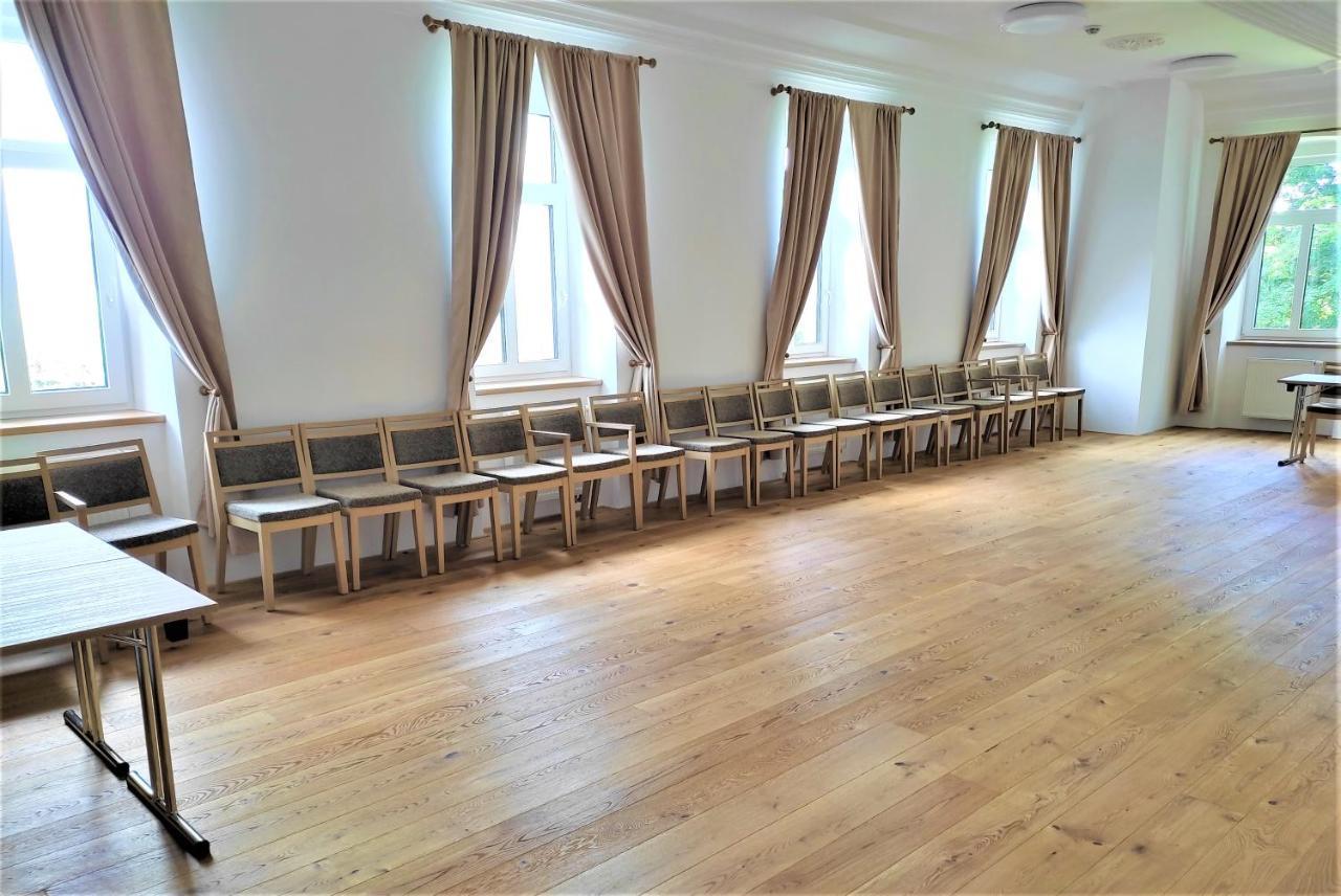 Hotel Poutni Dum Králíky 外观 照片