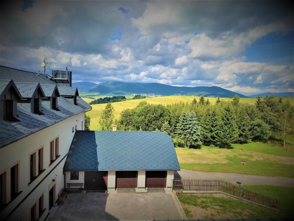 Hotel Poutni Dum Králíky 外观 照片